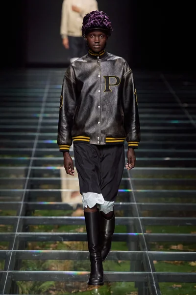 Look 32